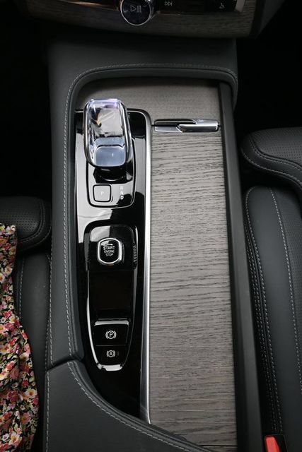 Used 2024 Volvo XC90 B6 Ultimate w/ Lounge Package AWD/4WD image 11