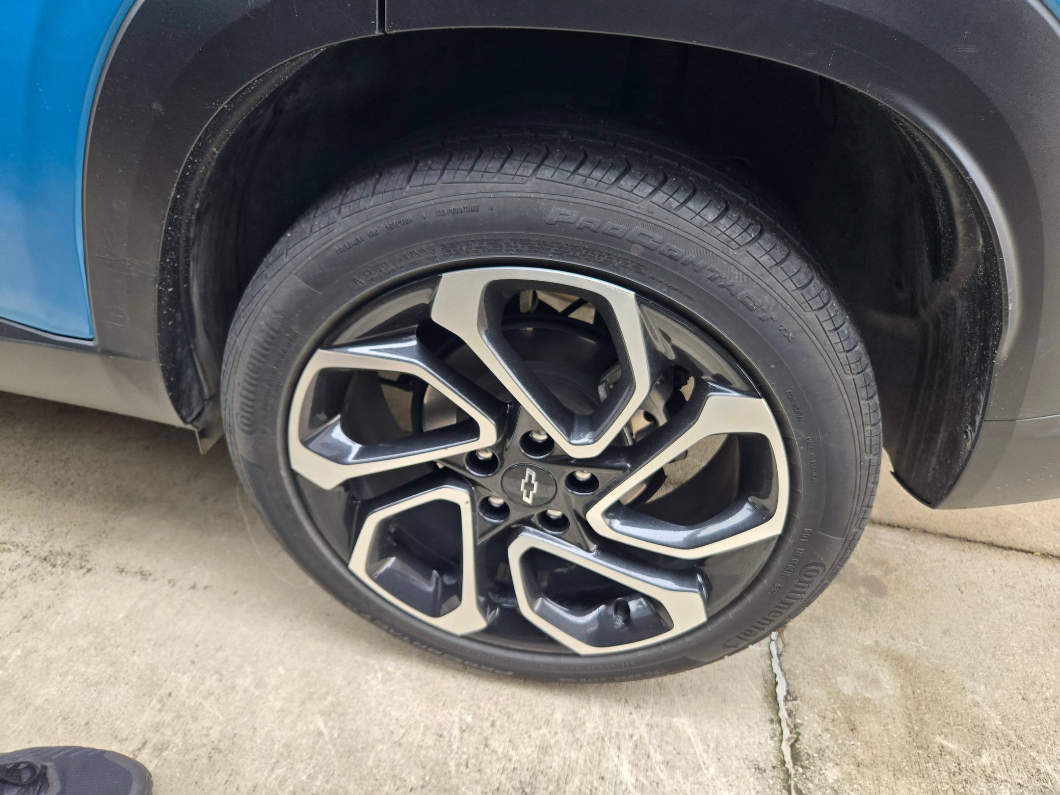 Certified 2025 Chevrolet Trax RS w/ Driver Confidence Package FWD image 5
