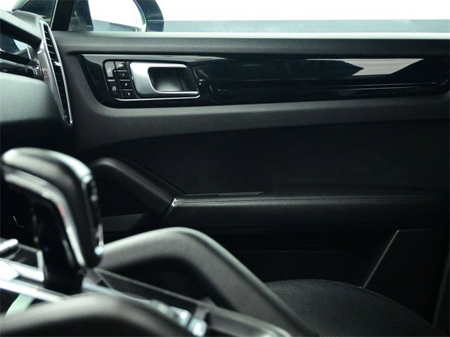 Used 2020 Porsche Cayenne S image 30