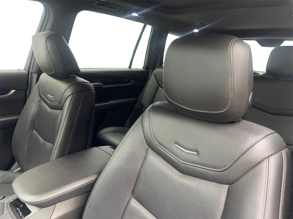 Used 2021 Cadillac XT6 Premium Luxury image 28