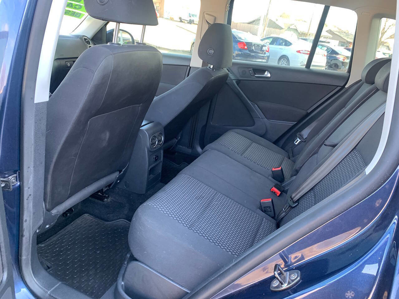 Used 2011 Volkswagen Tiguan SEL image 10