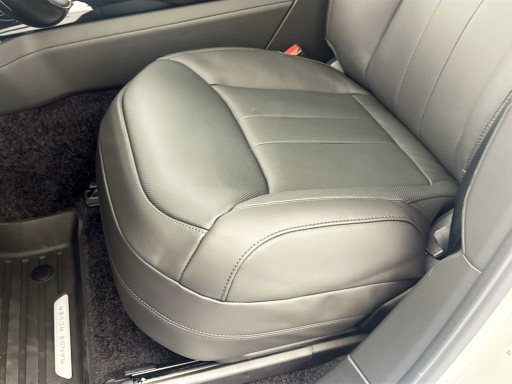 New 2026 Land Rover Range Rover SE image 19