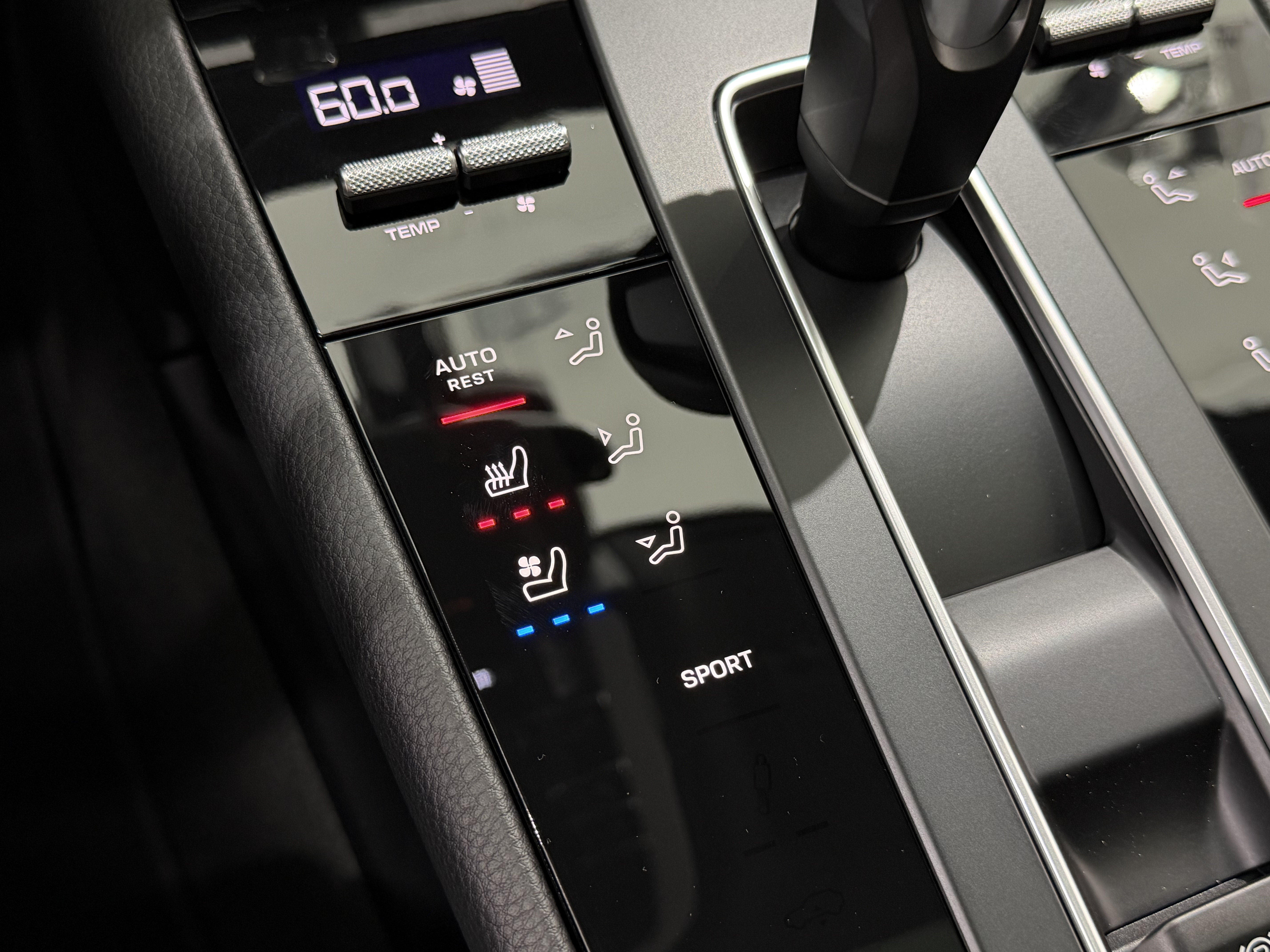 New 2026 Porsche Macan AWD/4WD image 38
