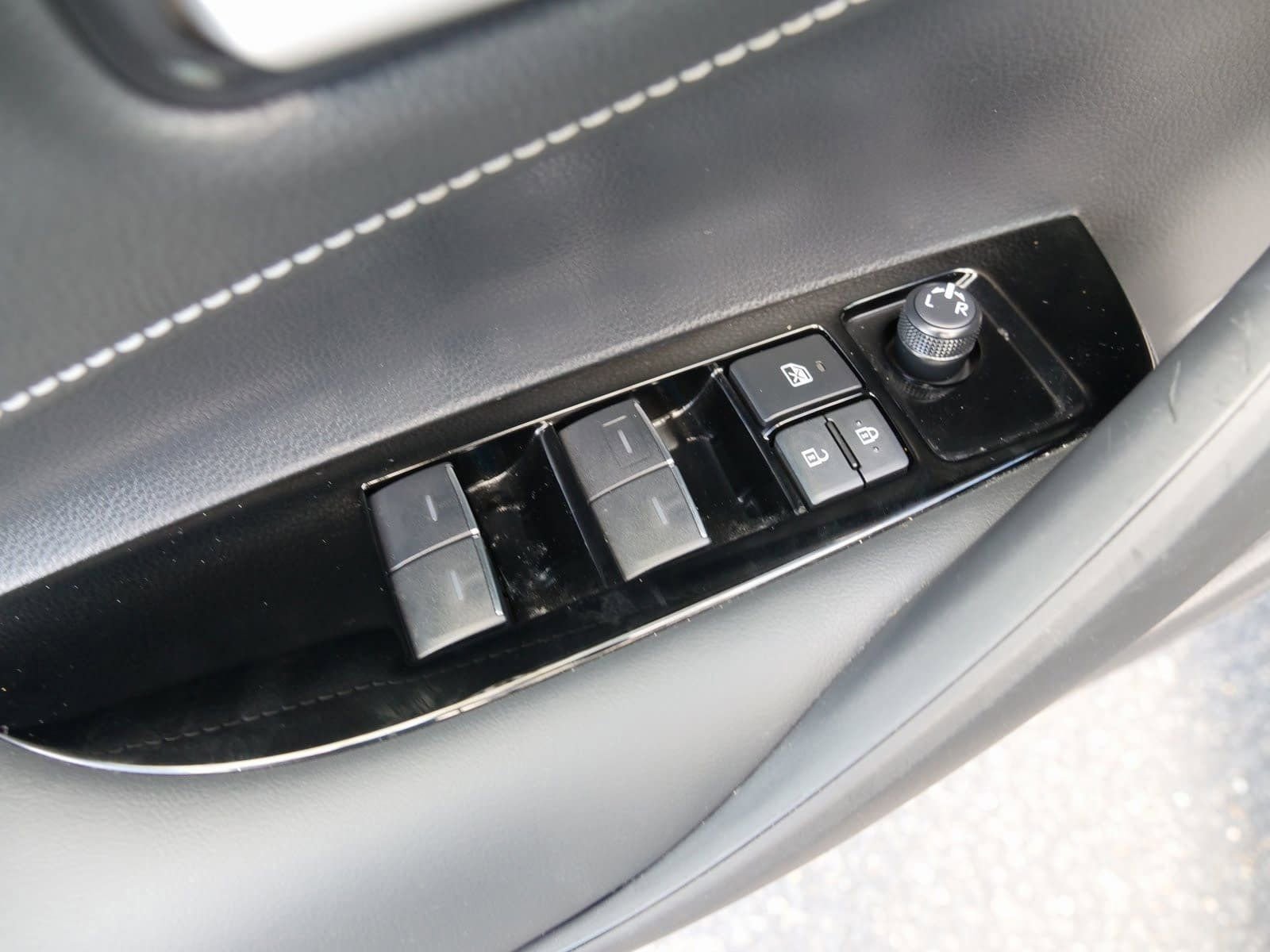 Used 2025 Toyota Corolla SE image 17