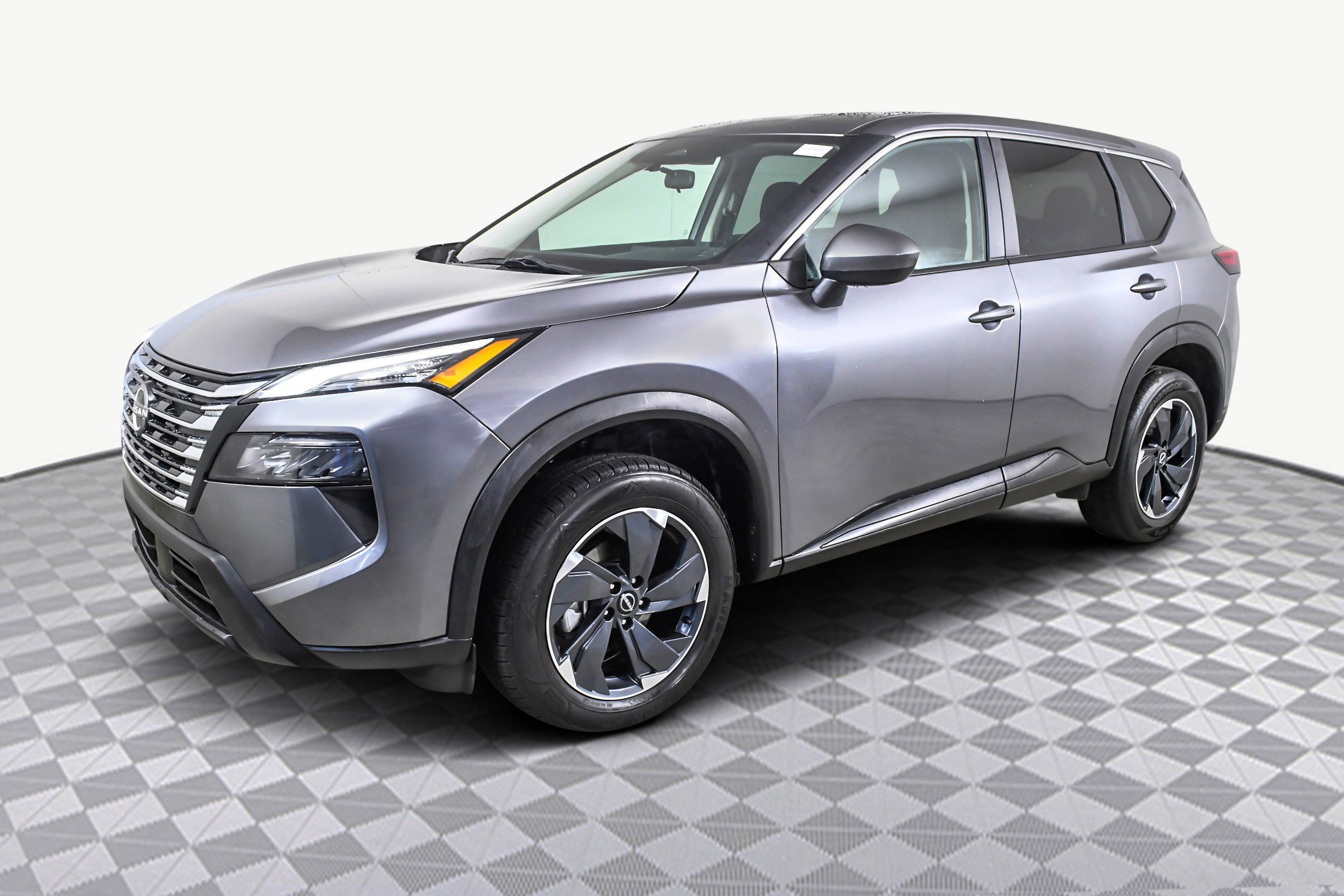 Used 2024 Nissan Rogue SV image 4