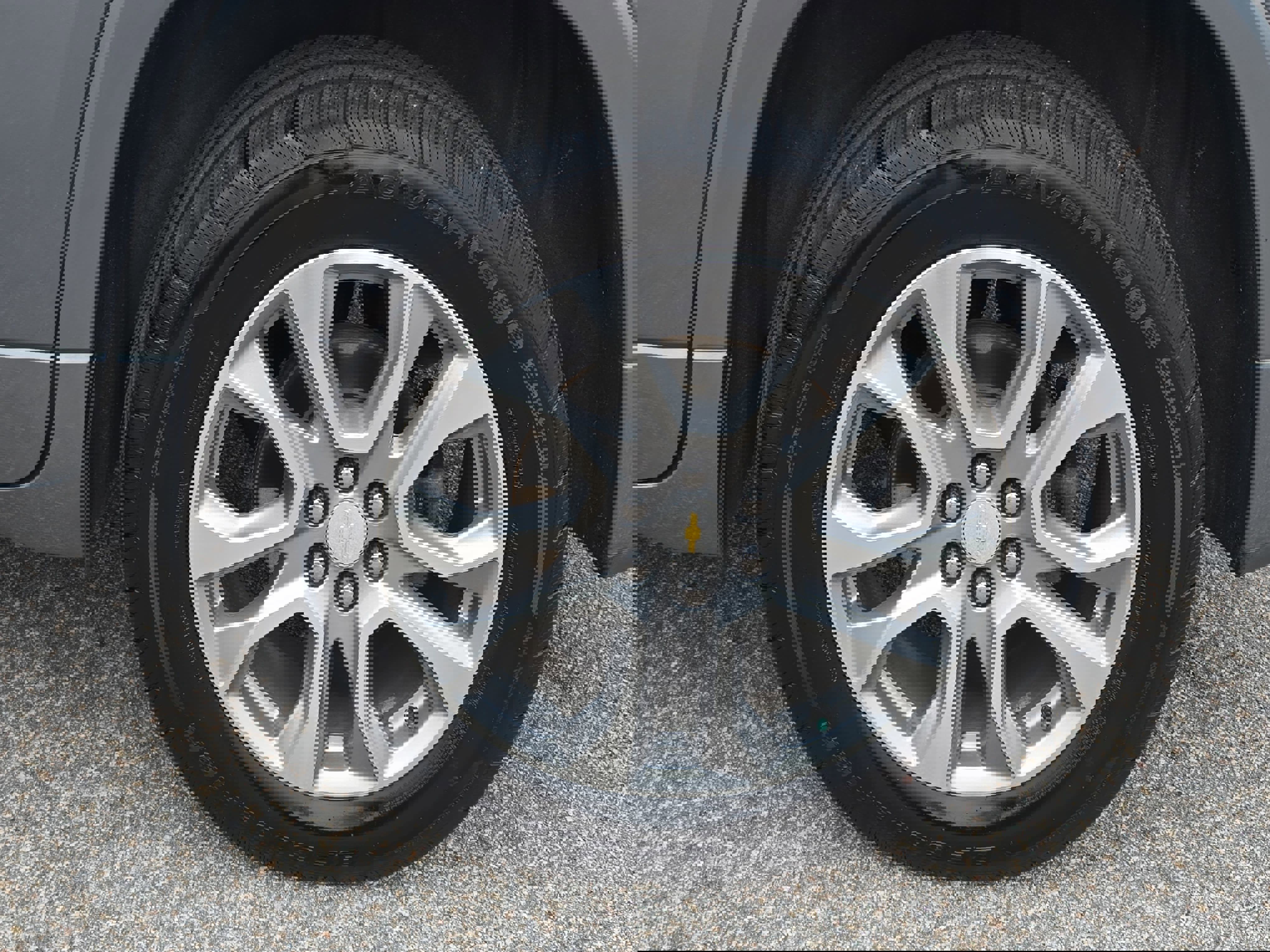 Used 2021 Chevrolet Traverse Premier image 34