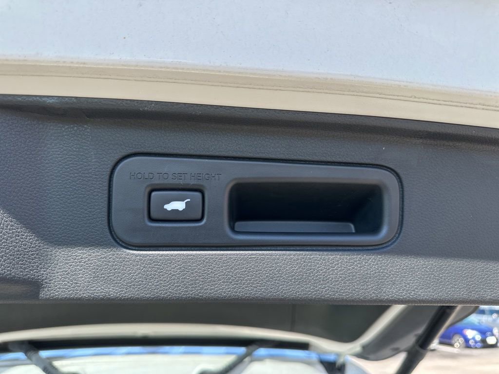 Used 2023 Honda Pilot Elite image 11