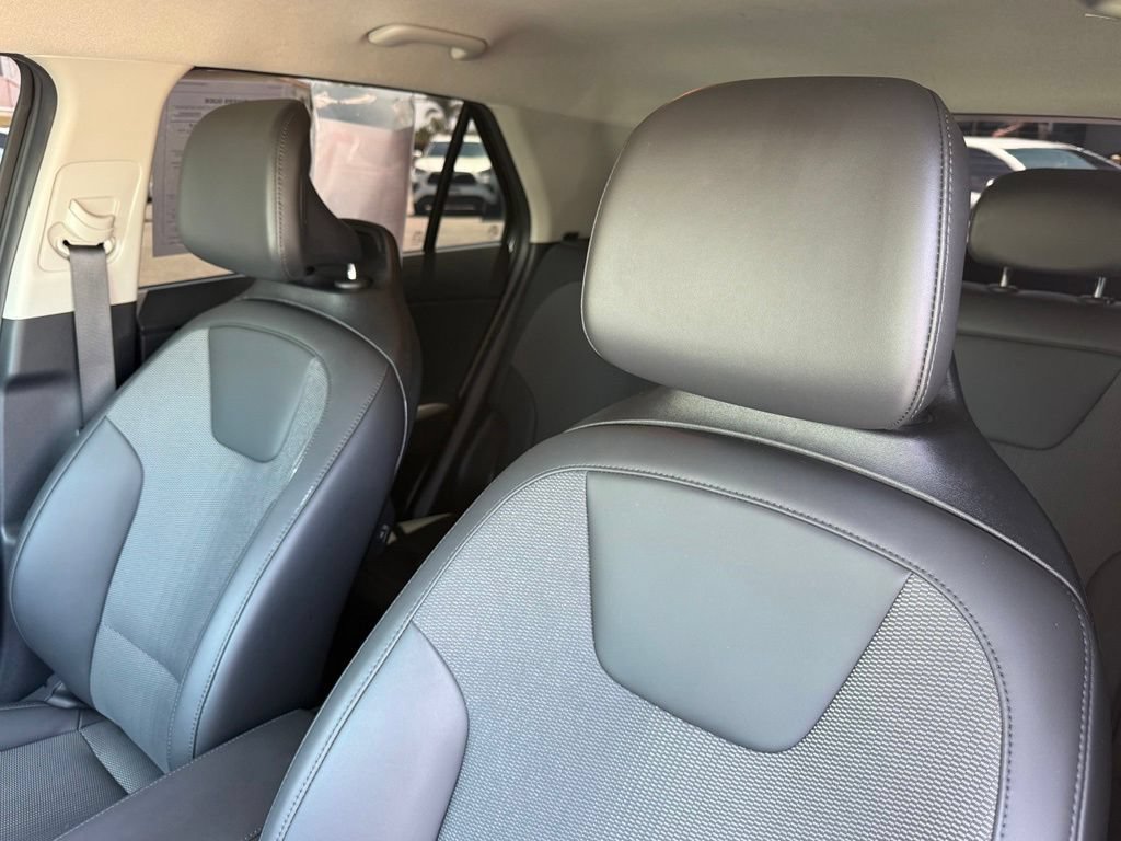 Used 2025 Kia Niro EX FWD image 22