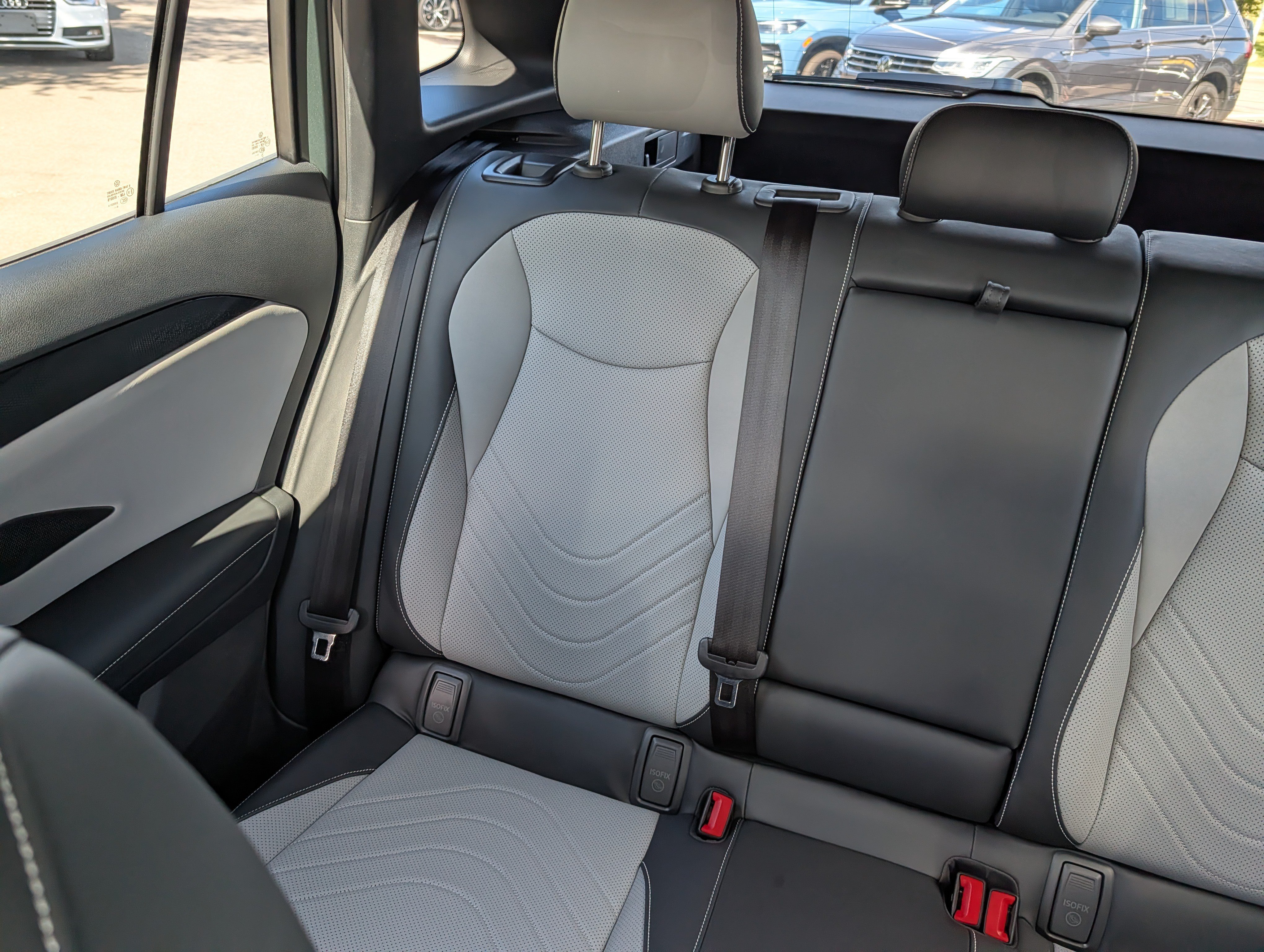 Certified 2026 Volkswagen Tiguan SE R-Line AWD/4WD image 12