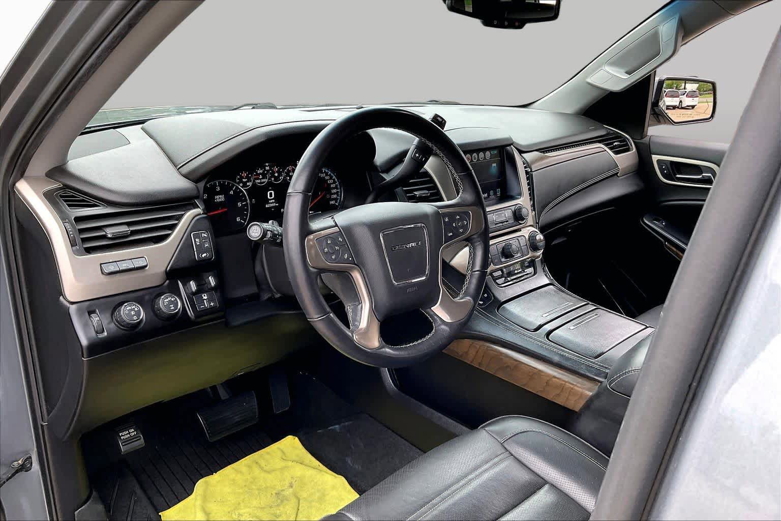 Used 2019 GMC Yukon Denali w/ Open Road Package AWD/4WD image 17