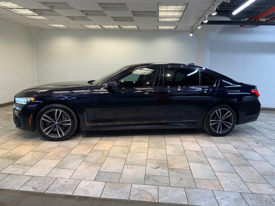 Used 2021 BMW 750i xDrive w/ Executive Package AWD/4WD image 6