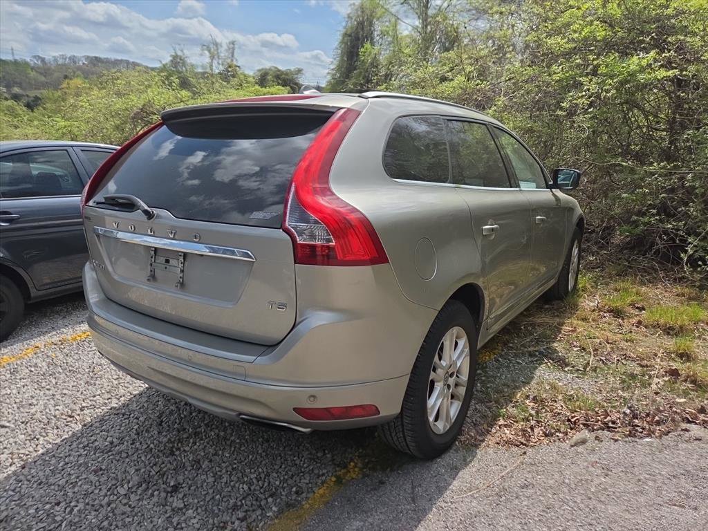 Used 2016 Volvo XC60 T5 Premier w/ Protection Package image 4