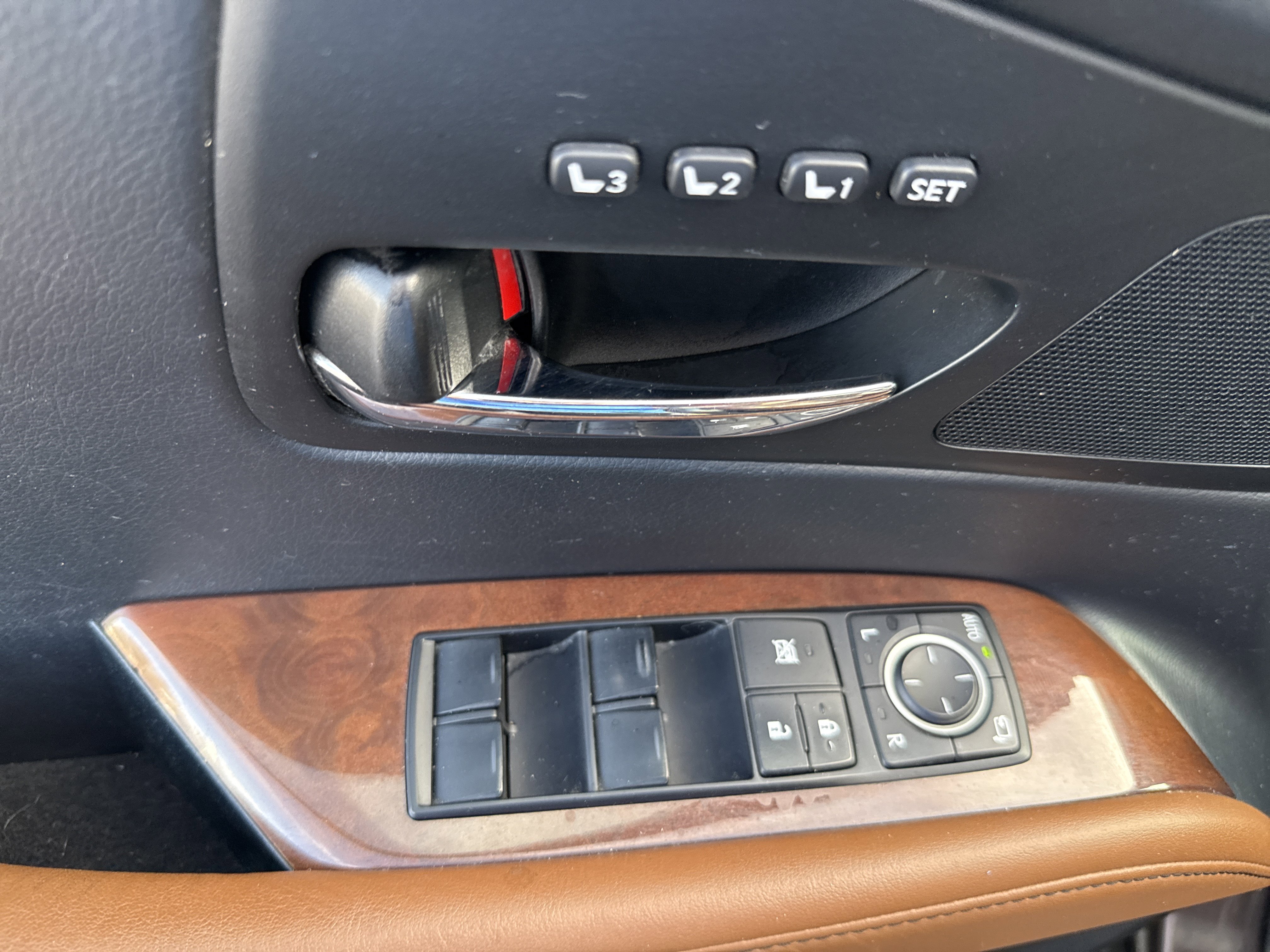 Used 2013 Lexus RX 450h AWD w/ Navigation Pkg image 14