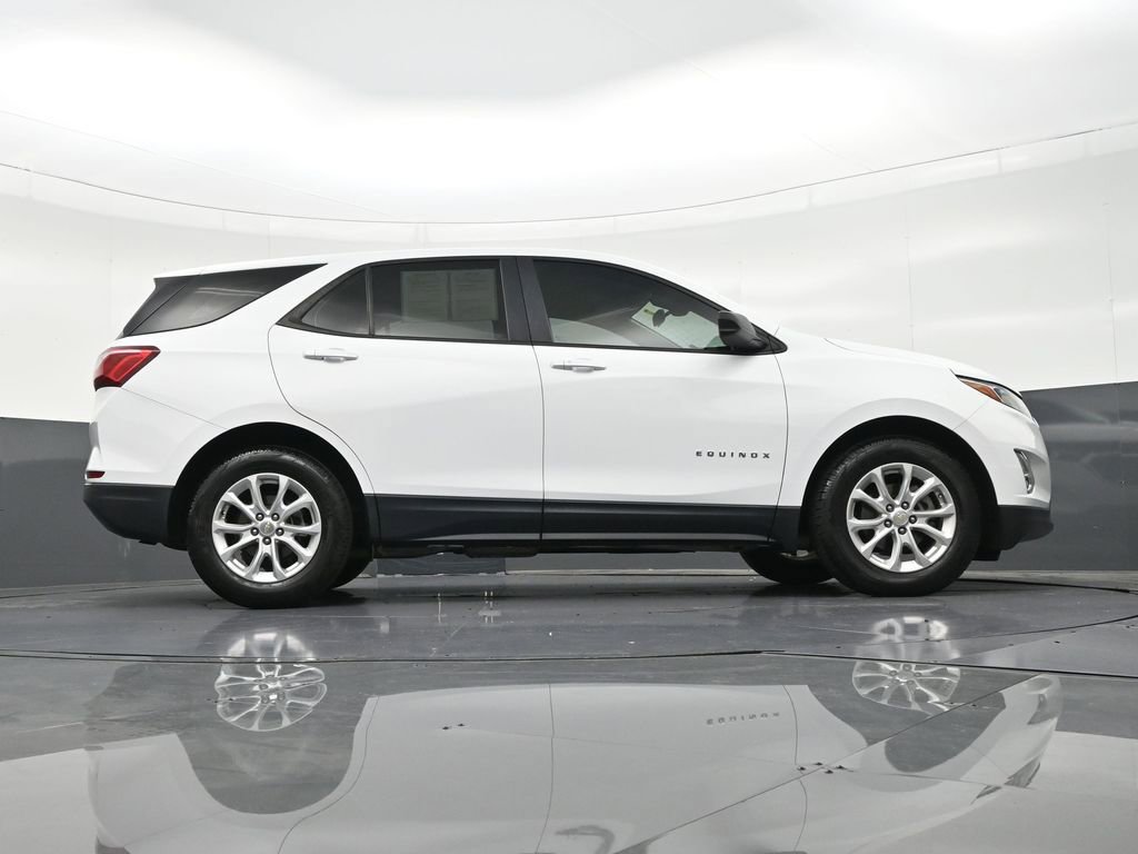Used 2020 Chevrolet Equinox LS image 34