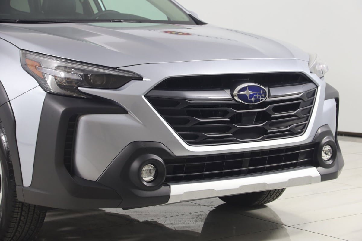 Used 2025 Subaru Outback Touring XT image 40