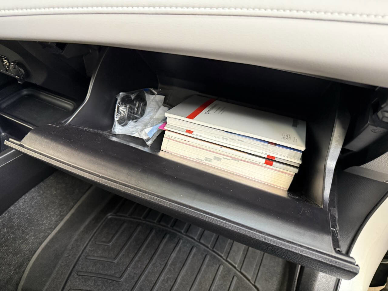 Used 2017 Toyota RAV4 Limited w/ Protection Package image 43