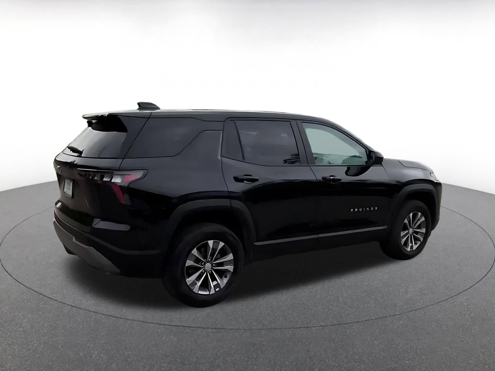 Used 2025 Chevrolet Equinox LT FWD image 16