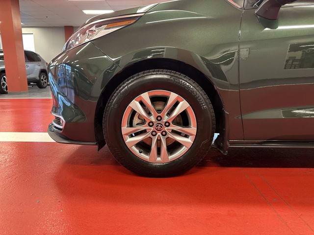 Certified 2023 Toyota Sienna Limited AWD/4WD image 27