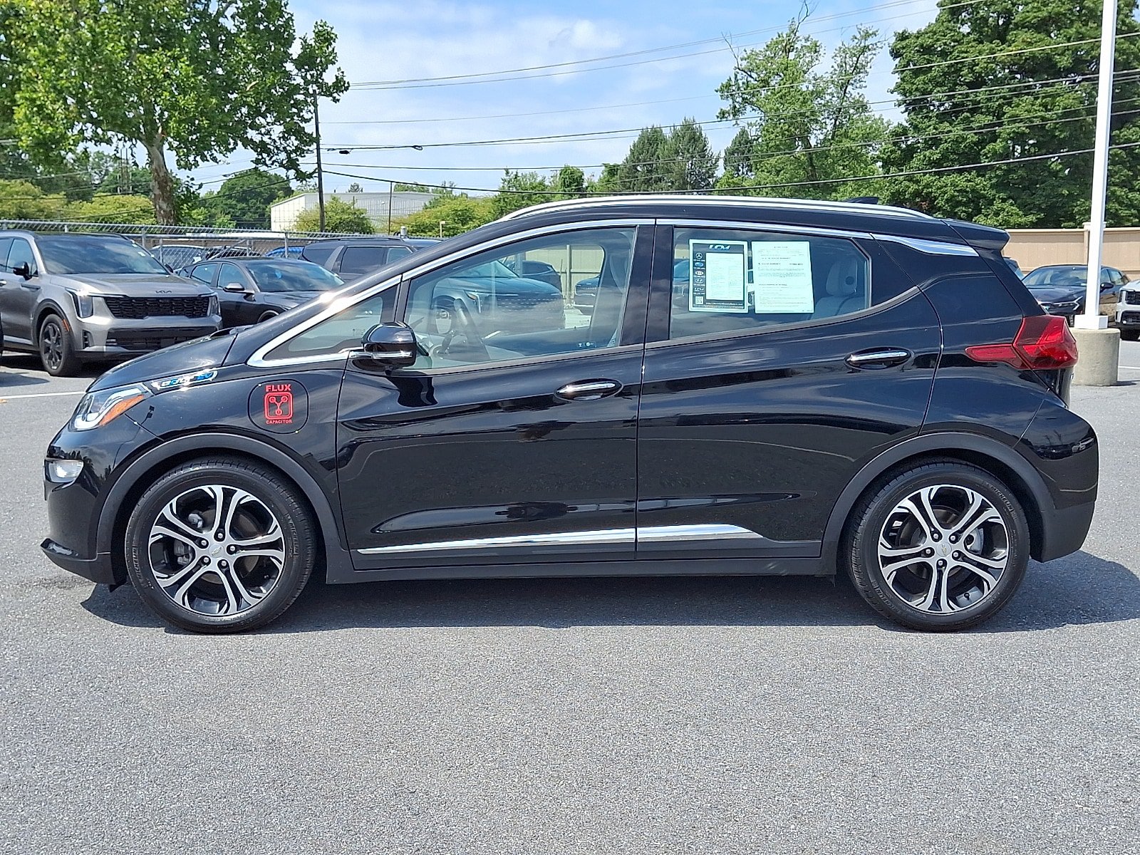 Used 2017 Chevrolet Bolt Premier w/ Driver Confidence II Package FWD image 8