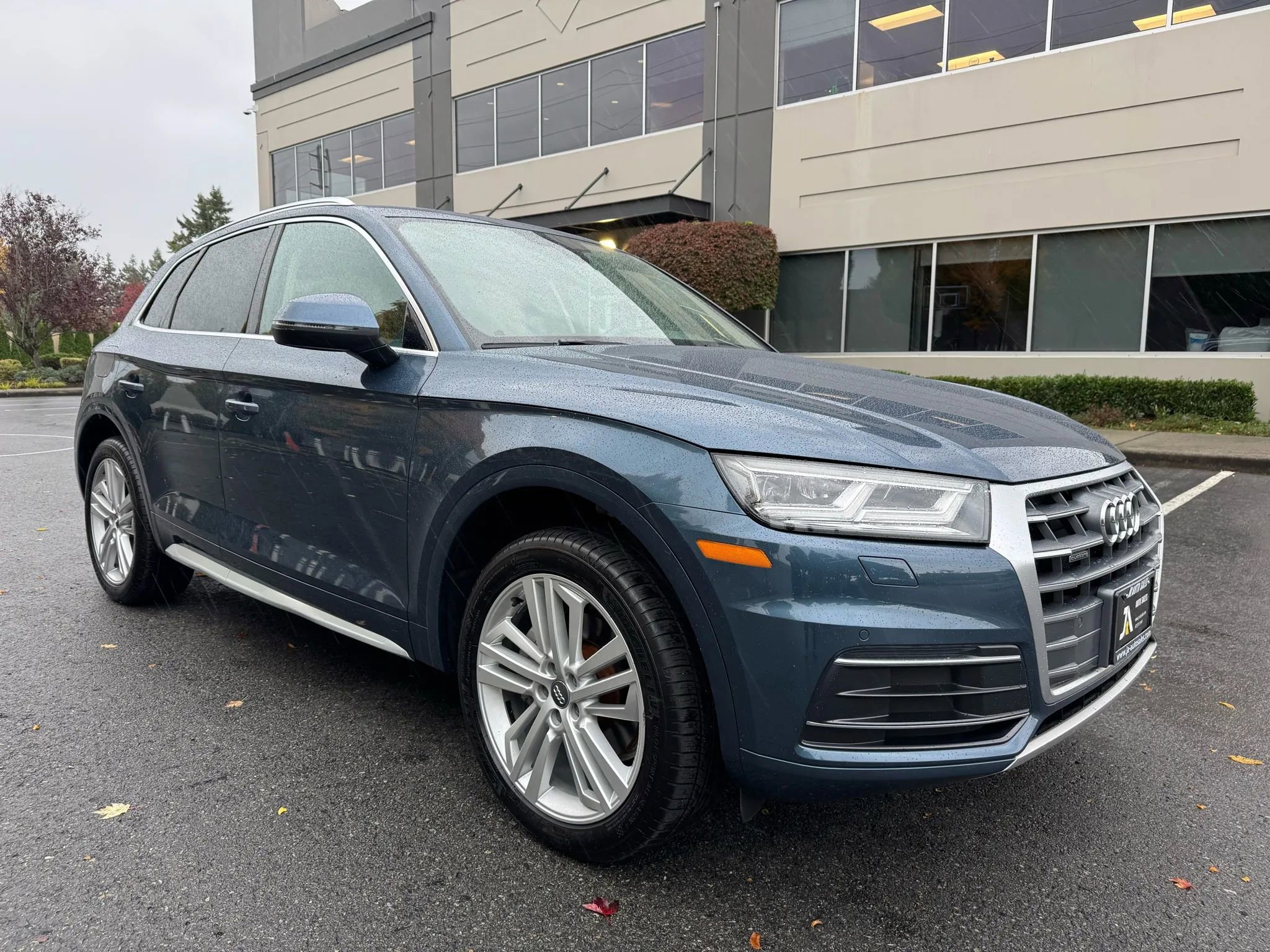 Used 2018 Audi Q5 2.0T Premium Plus w/ Premium Plus Package image 2