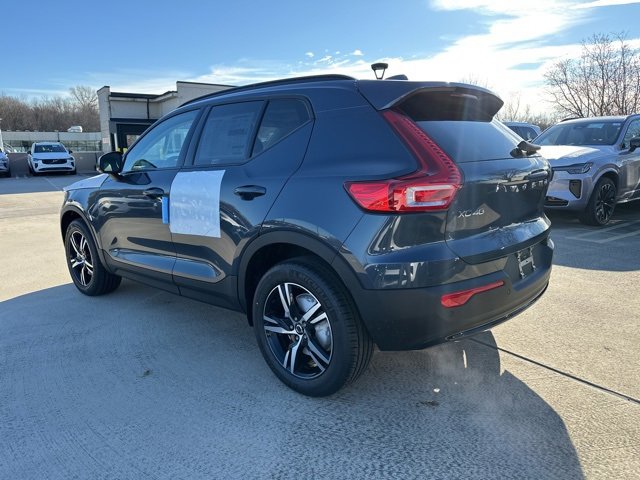 New 2026 Volvo XC40 B5 Core w/ Climate Package image 5