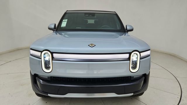 Used 2025 Rivian R1S Adventure image 13