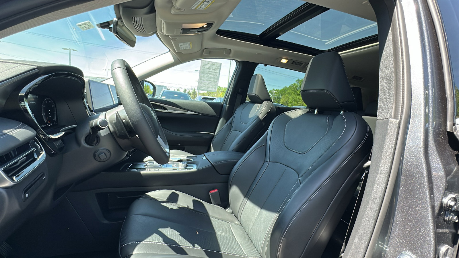 New 2025 INFINITI QX60 Luxe w/ Cargo Package image 9