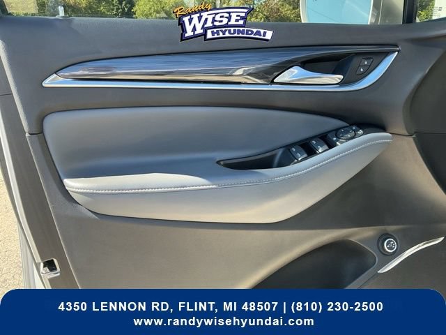 Used 2019 Buick Enclave Essence AWD/4WD image 14