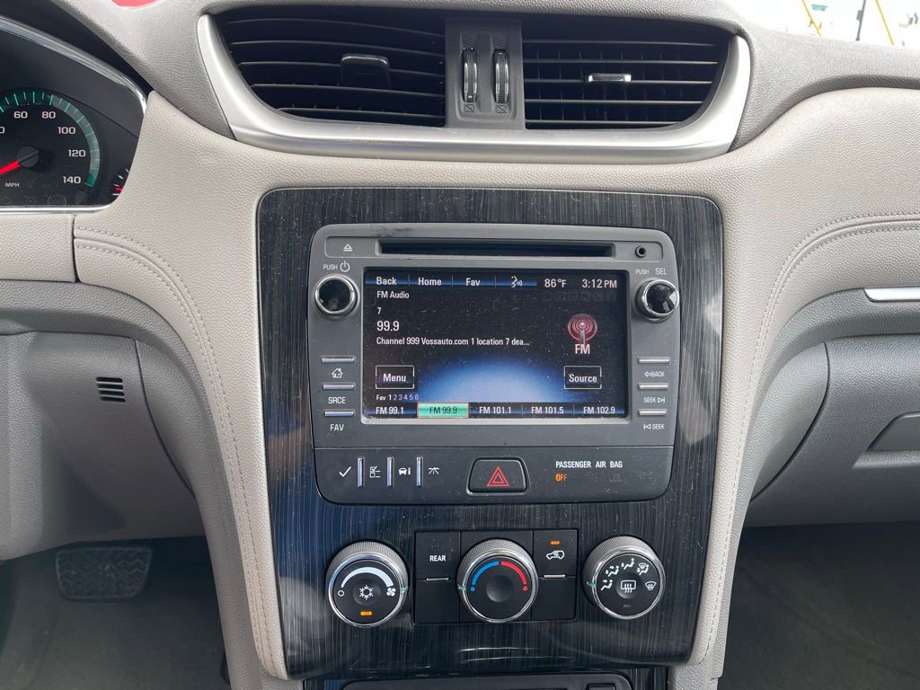 Used 2016 Chevrolet Traverse LT w/ Style and Technology Package FWD image 12