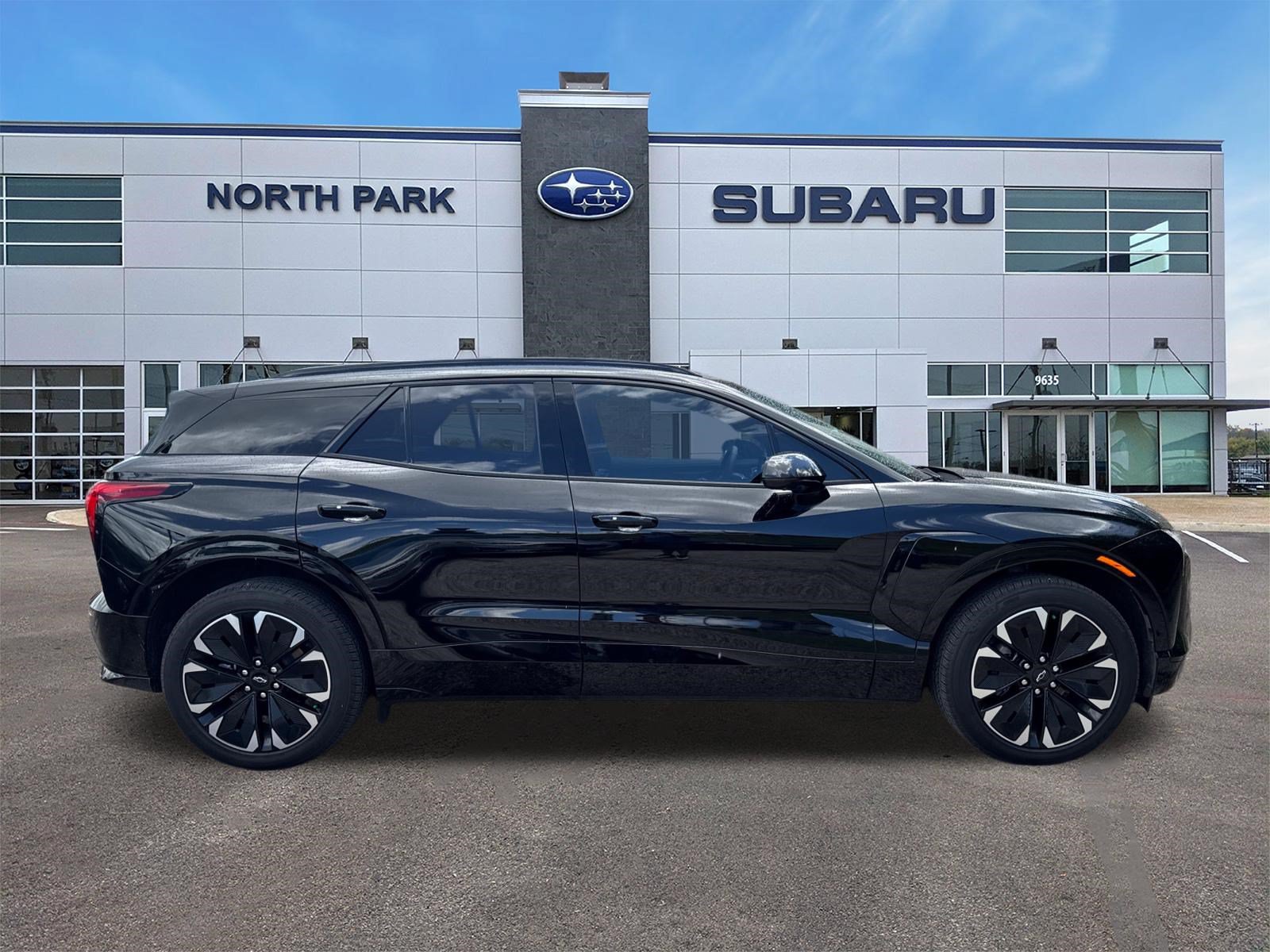 Used 2026 Chevrolet Blazer EV RS FWD image 2