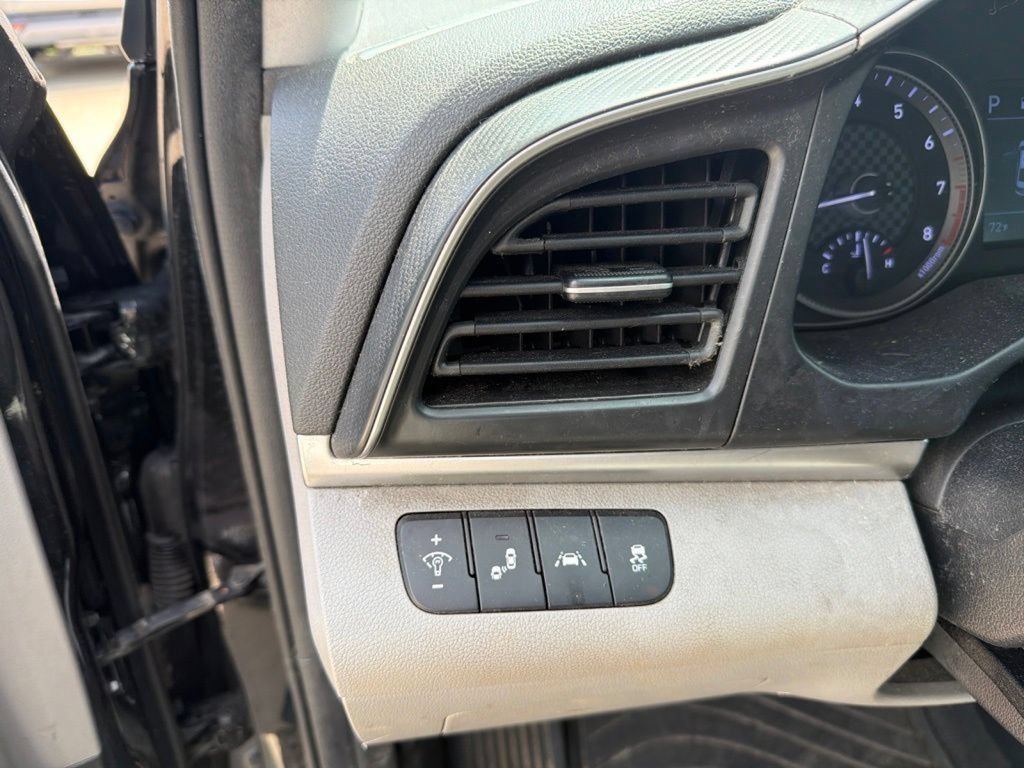Used 2020 Hyundai Elantra SEL FWD image 14
