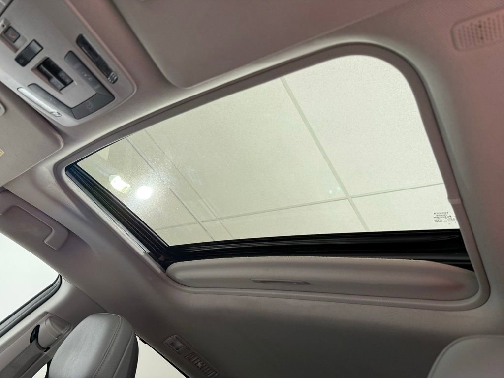 Certified 2024 Toyota Sienna XLE image 18