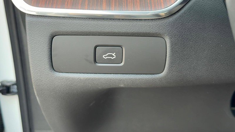 Used 2023 Volvo XC60 B5 Ultimate w/ Climate Package AWD/4WD image 19