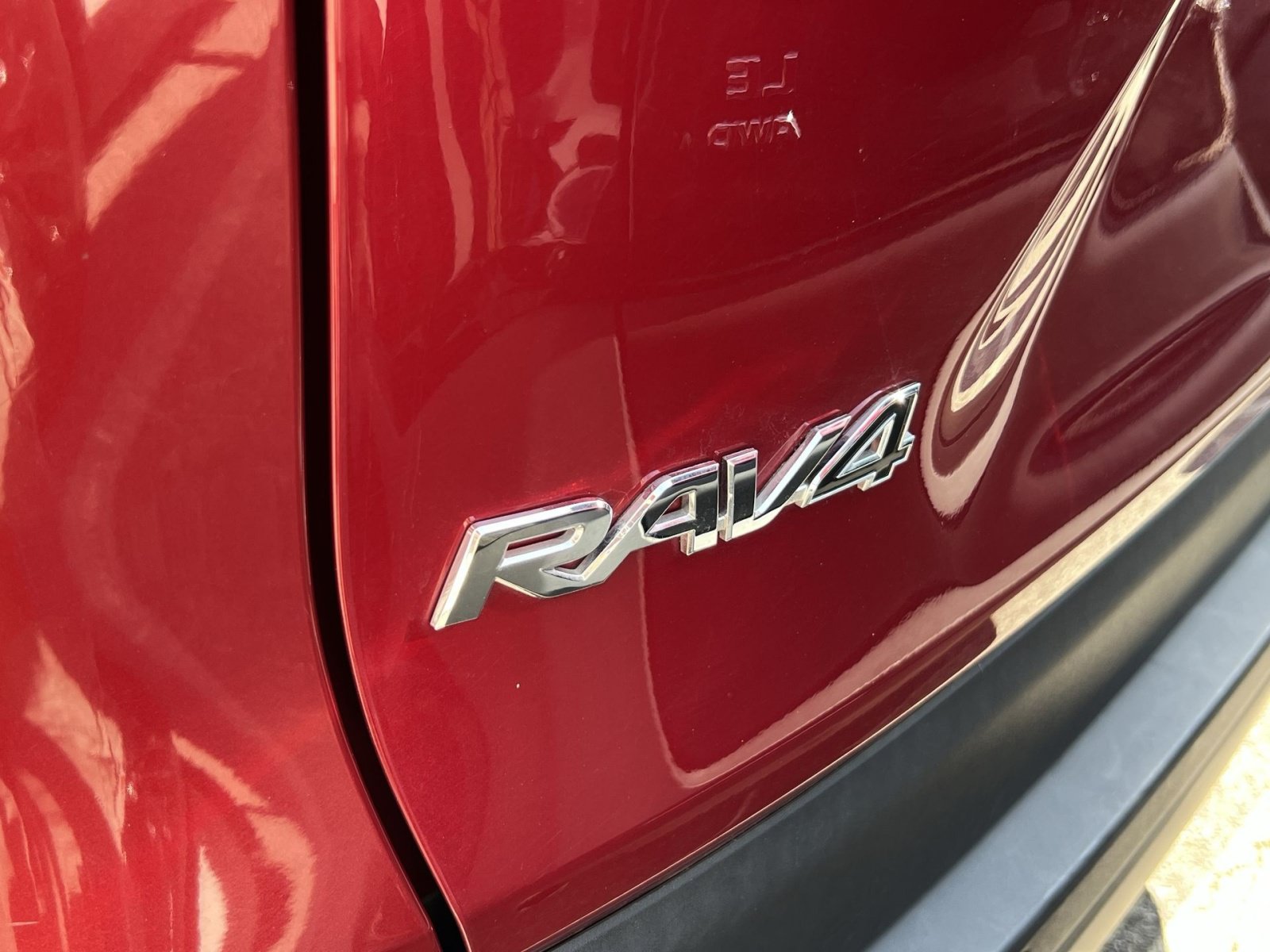 Used 2025 Toyota RAV4 XLE AWD/4WD image 21