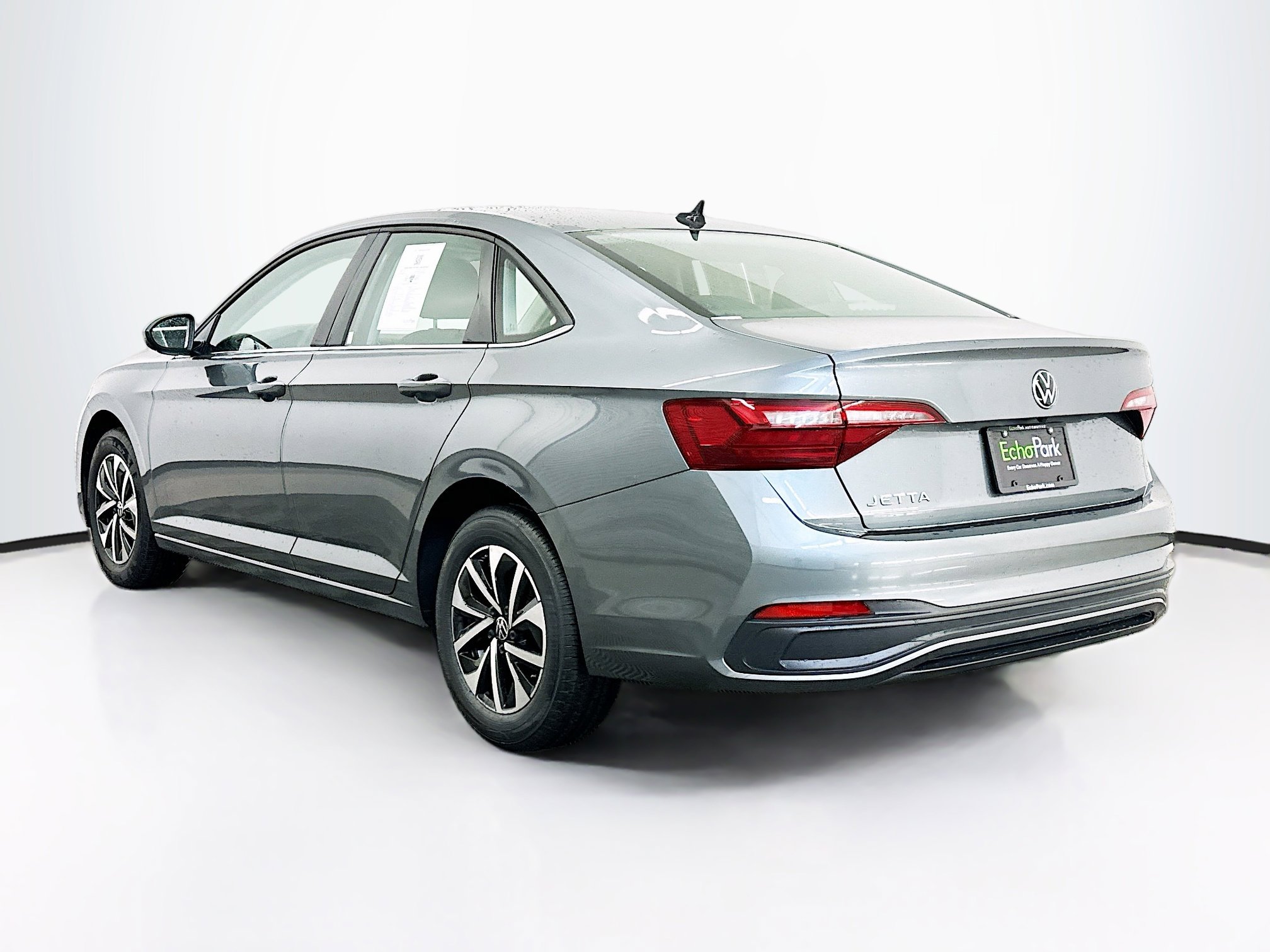 Used 2024 Volkswagen Jetta S image 5
