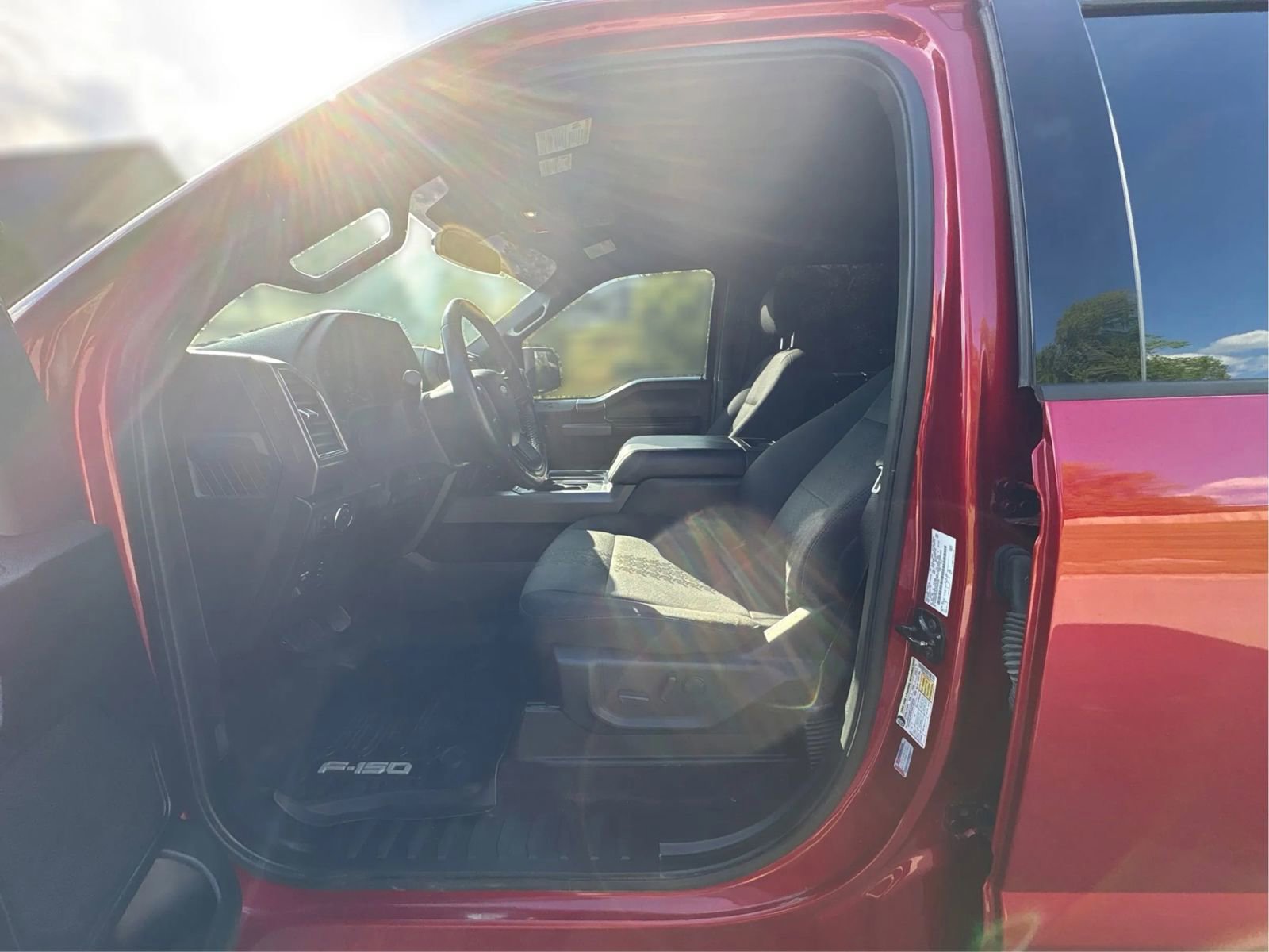 Used 2020 Ford F150 XLT w/ Equipment Group 302A Luxury AWD/4WD image 9