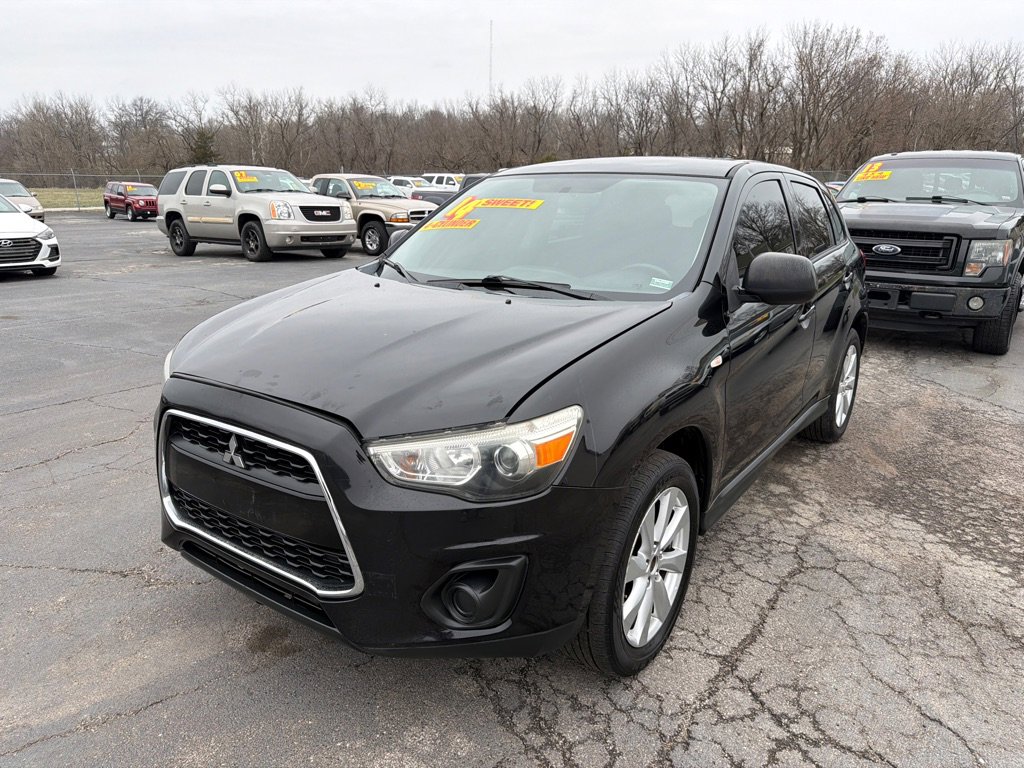 Used 2014 Mitsubishi Outlander Sport ES FWD image 2