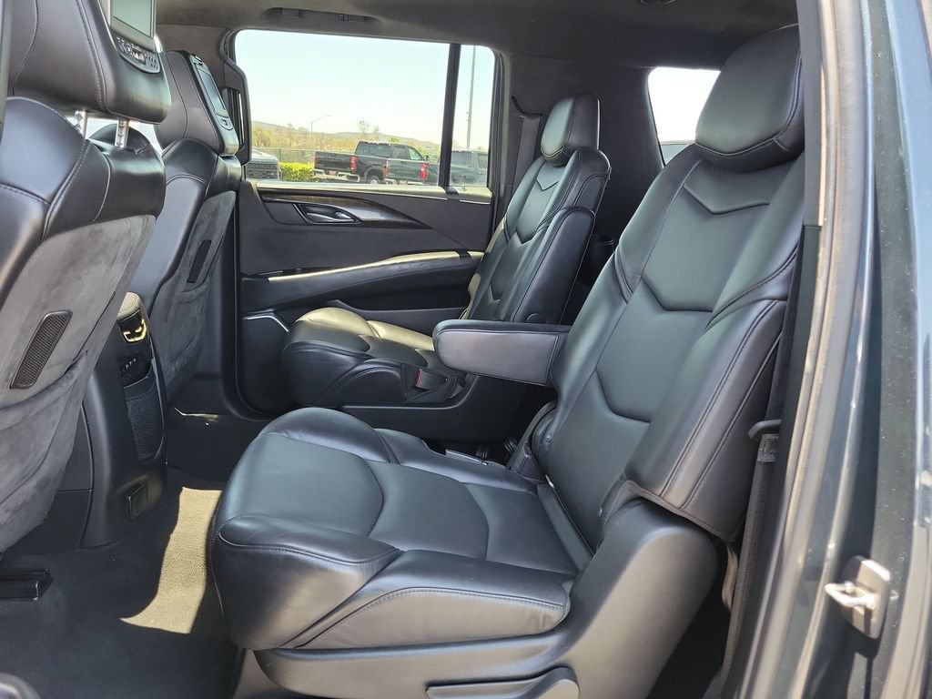Used 2019 Cadillac Escalade ESV Platinum AWD/4WD image 26