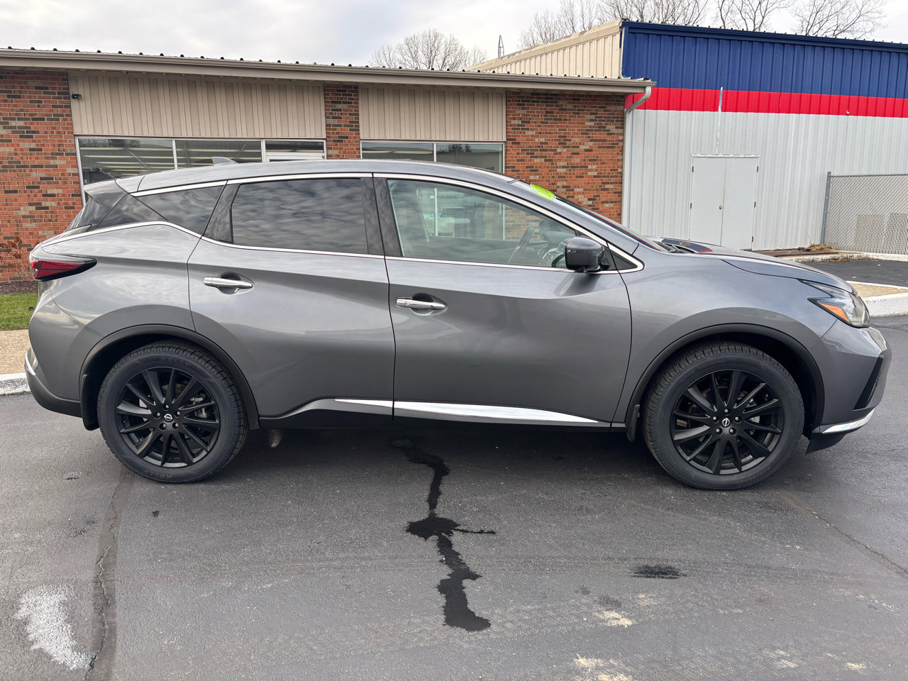 Used 2023 Nissan Murano SL w/ SL Moonroof Package image 2