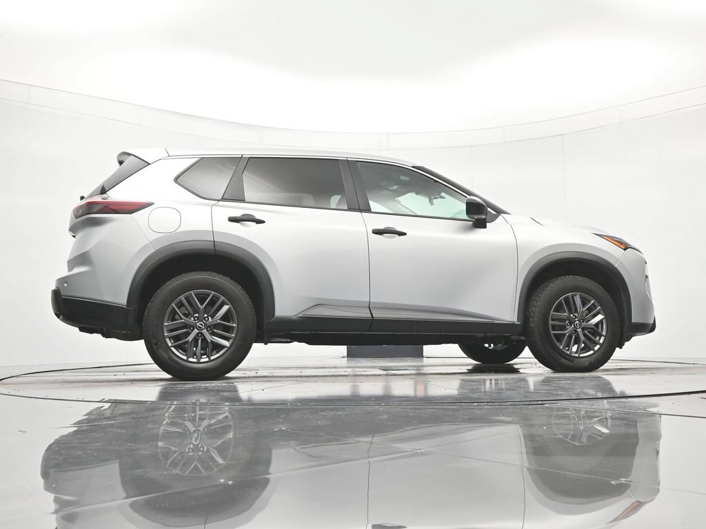 Used 2024 Nissan Rogue S FWD image 38