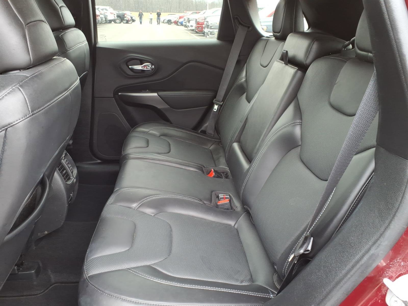 Used 2020 Jeep Cherokee Limited AWD/4WD image 9