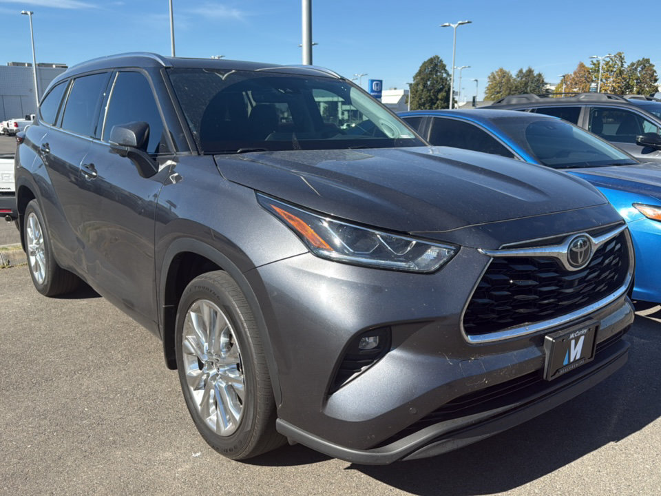 Used 2024 Toyota Highlander Limited AWD/4WD image 1