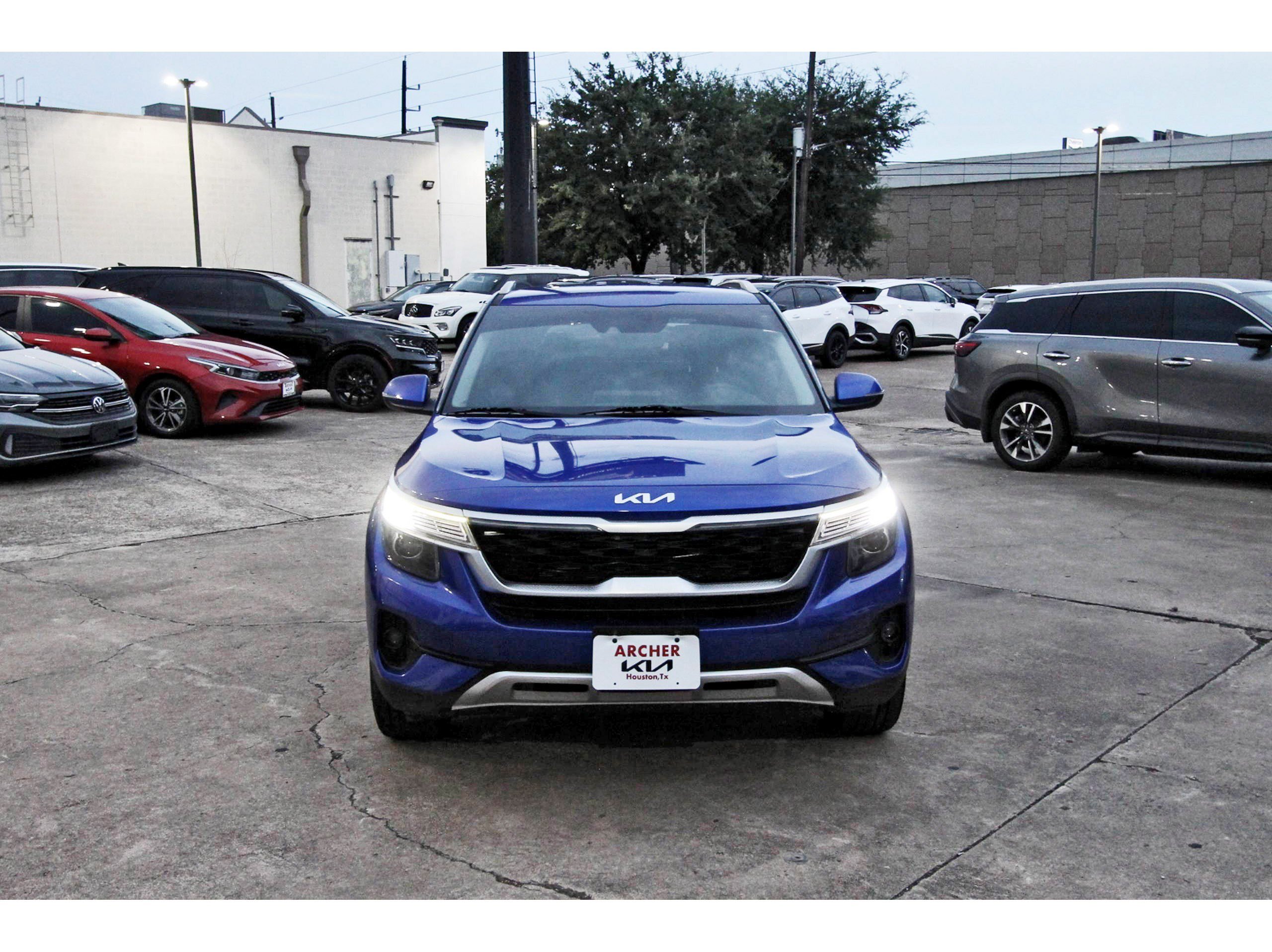 Certified 2022 Kia Seltos S FWD image 2