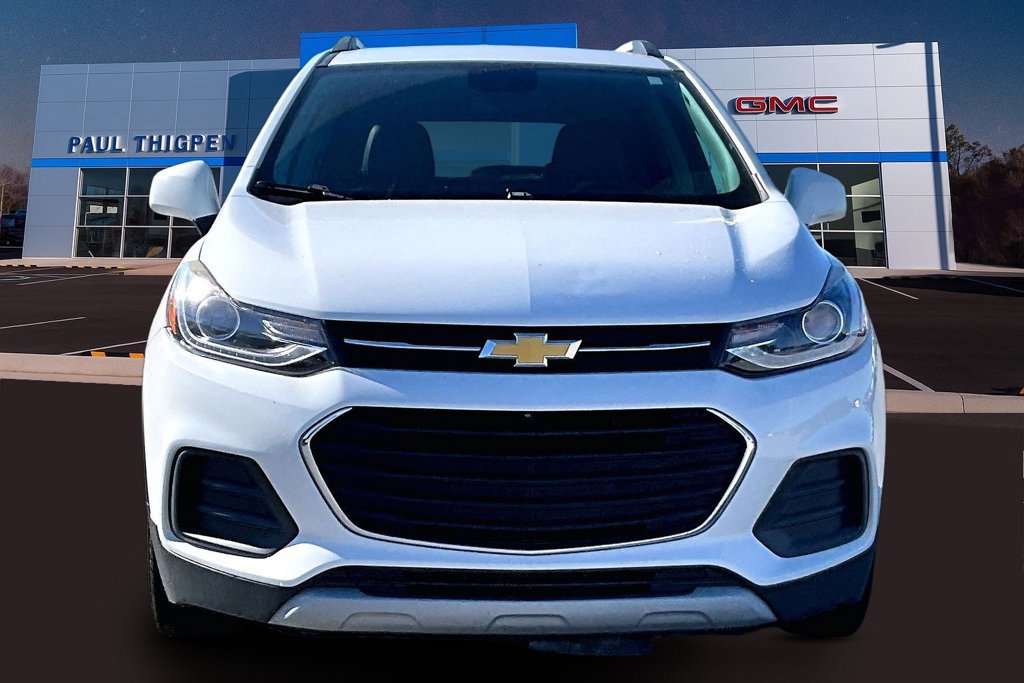 Used 2021 Chevrolet Trax LT w/ Premium Seat Package FWD image 2