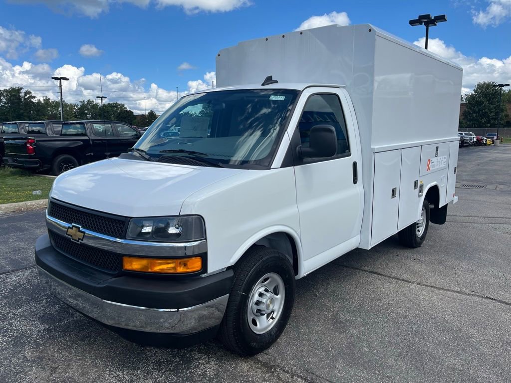 New 2025 Chevrolet Express 3500 w/ Power Convenience Package image 3