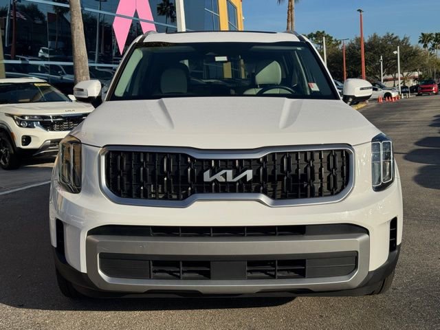 Used 2023 Kia Telluride EX w/ EX Captain's Chair Package image 7