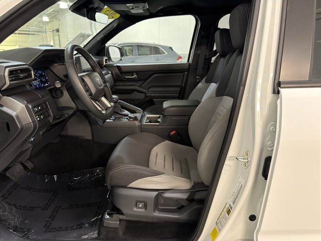 Used 2025 Toyota Tacoma TRD Off-Road AWD/4WD image 15