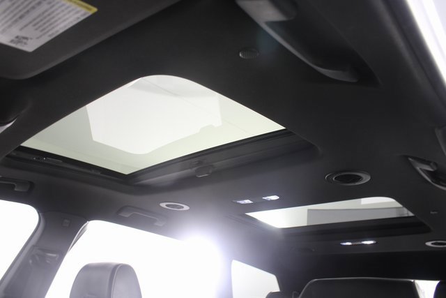 Used 2022 Buick Enclave Avenir w/ Avenir Technology Package image 11