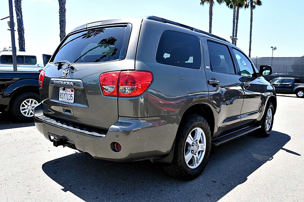 Used 2012 Toyota Sequoia SR5 RWD image 7