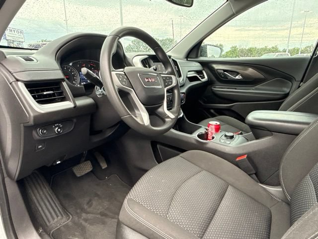 Used 2024 GMC Terrain SLE w/ Driver Convenience Package FWD image 11